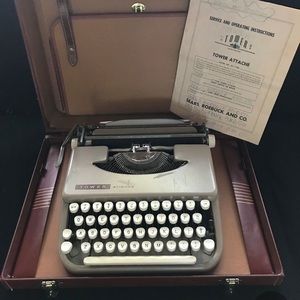 Tower Attaché Typewriter-